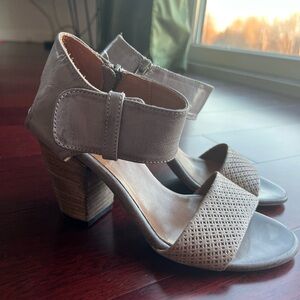 Fabianelli Women’s Leather  Heel Sandal Ambra Neutral Size 37 US 6.5